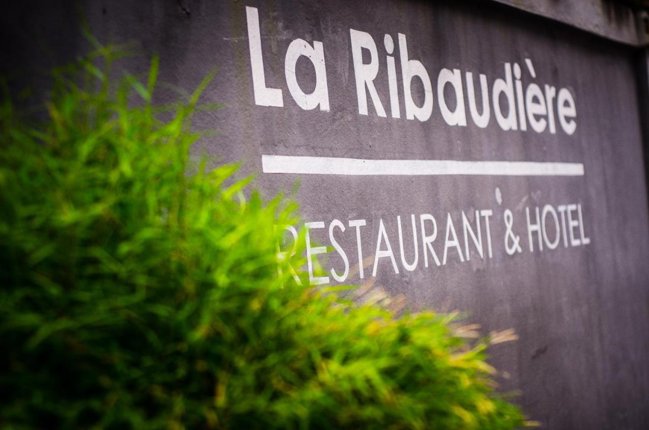 Hotel Restaurant La Ribaudiere Антананаріву Екстер'єр фото